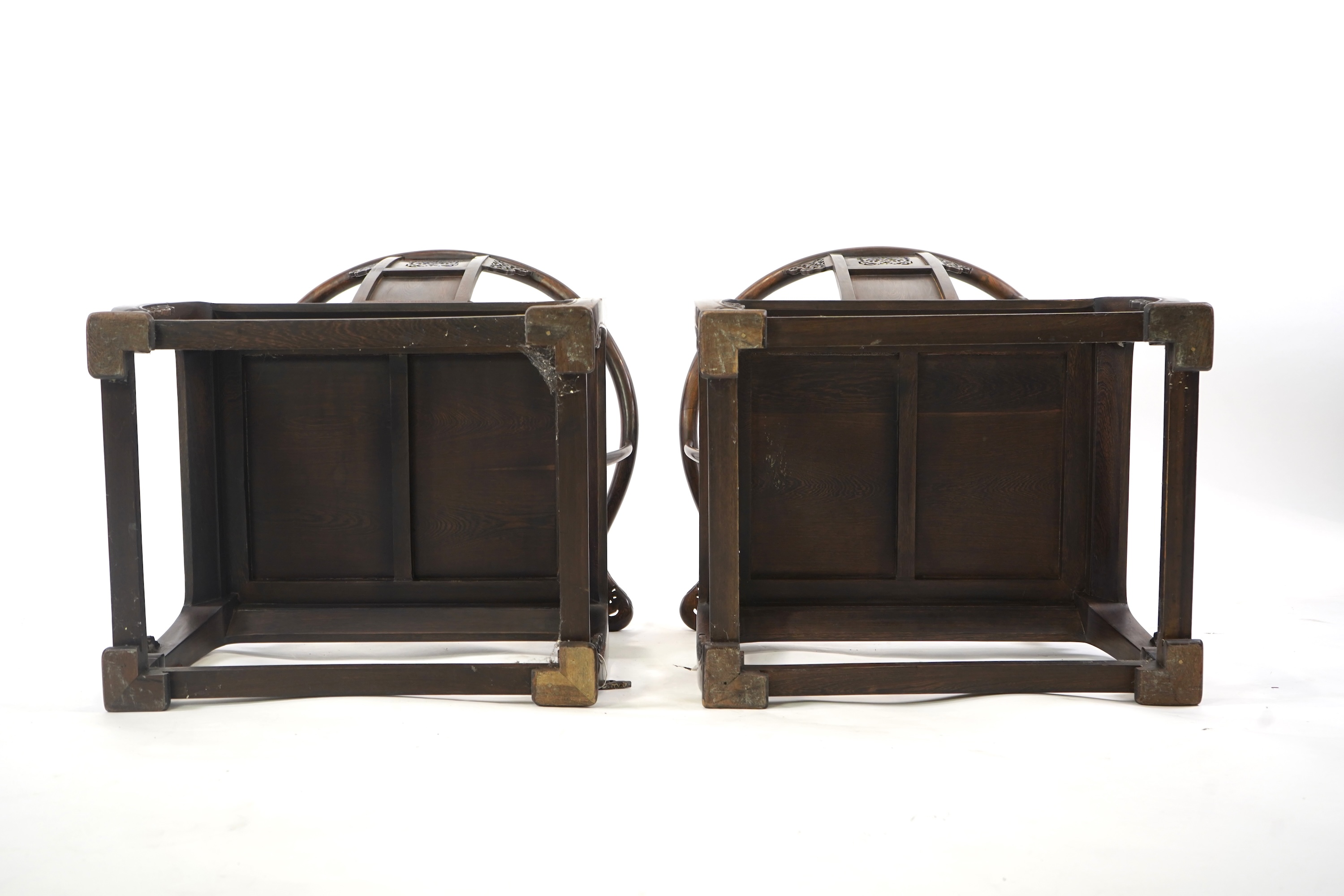 A pair of Chinese jichimu horseshoe shaped armchairs and a matching table, 19th/20th century
